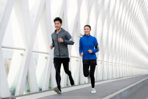 ，美丽赶快溜，——探索新兴体育项目的魅力